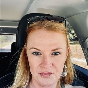 Meet your Posher, Valerie